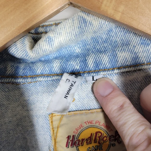 Vintage Hard Rock Cafe Save The Planet Cancun Light Wash Jean Jacket Pastel Lrg